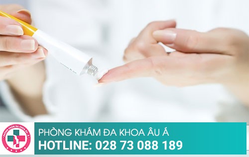 Môi nổi hạt trắng nhỏ là biểu hiện của bệnh gì?