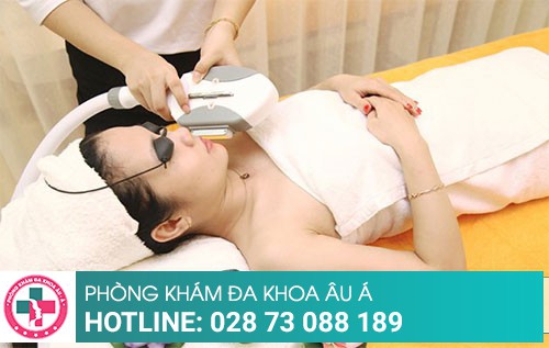 Môi nổi hạt trắng nhỏ là biểu hiện của bệnh gì?